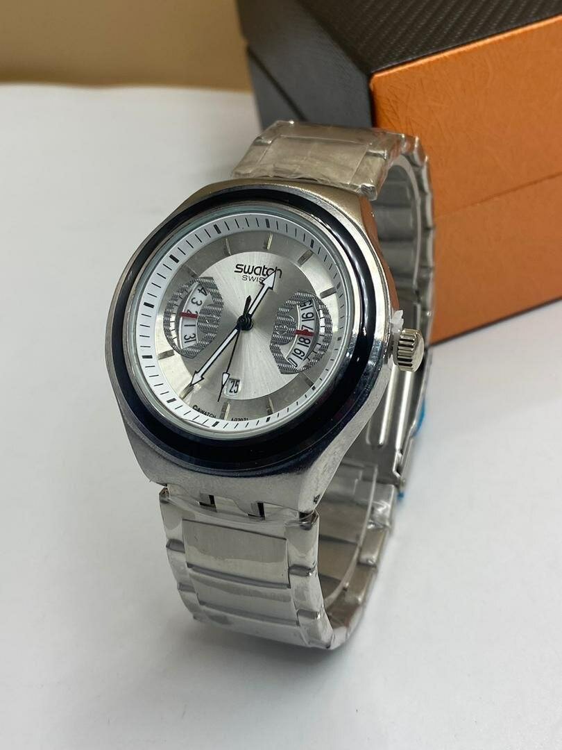 Montre de luxe disponible ici