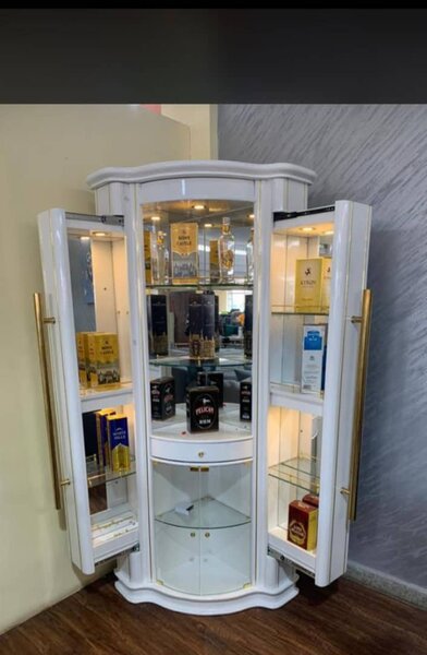 Tv carbnet/Dinner sets