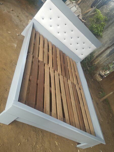 Lit 2 place disponible bois rouge massif