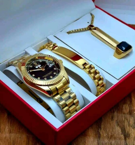 Montre dorée élégante