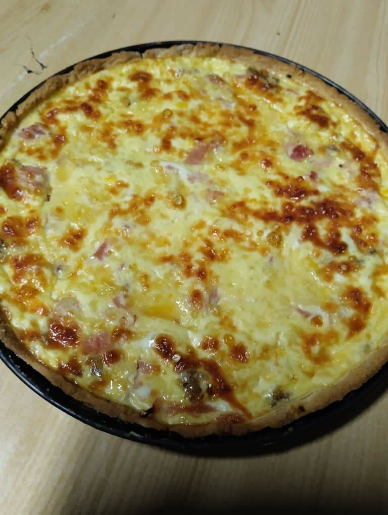 Pizza poulet à la sauce rouge