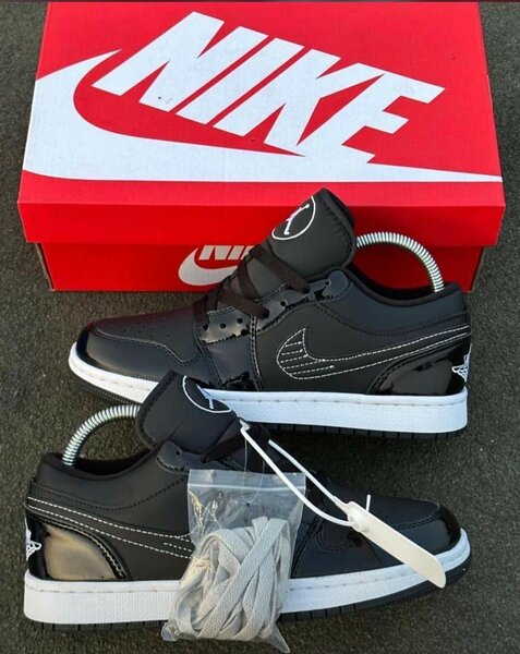 Baskets basses noires Nike