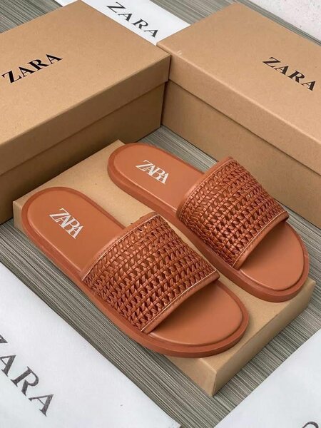 Mules tressées Zara élégantes