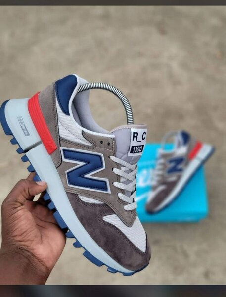 Baskets New Balance 1300