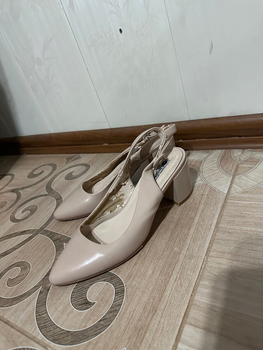 Туфли б/у 39р 5см  цвет беж