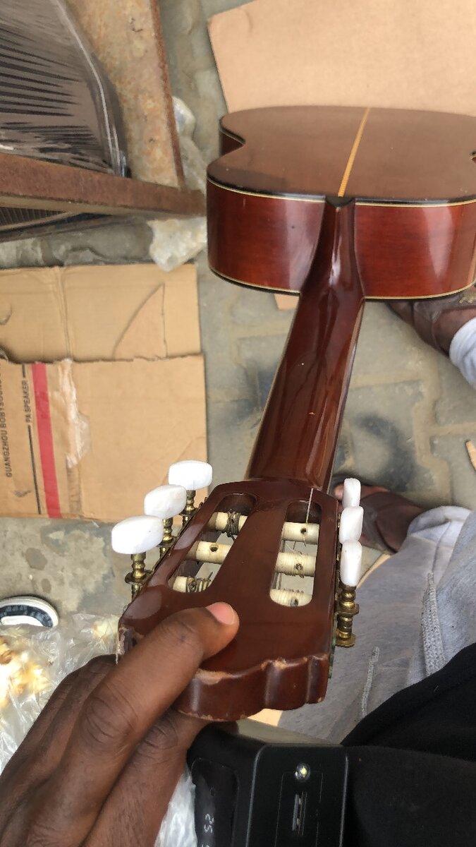 Guitare Classique en Bois