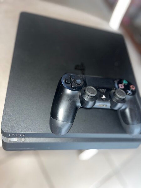 PS4 slim