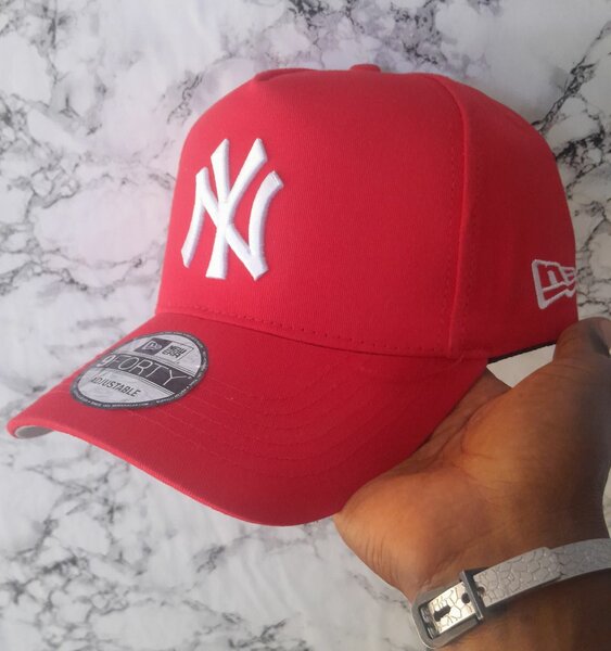 Casquette rouge New York