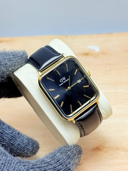 Montre Carrée Élégante Homme