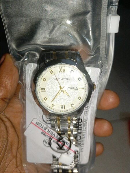 Montre Analogique Élégante