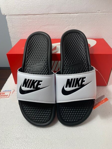 Claquettes Nike confortables