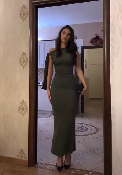 Robe de soirée asymétrique élégante