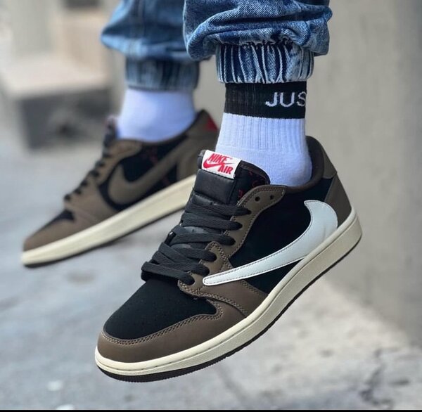 Air Jordan 1 low Travis