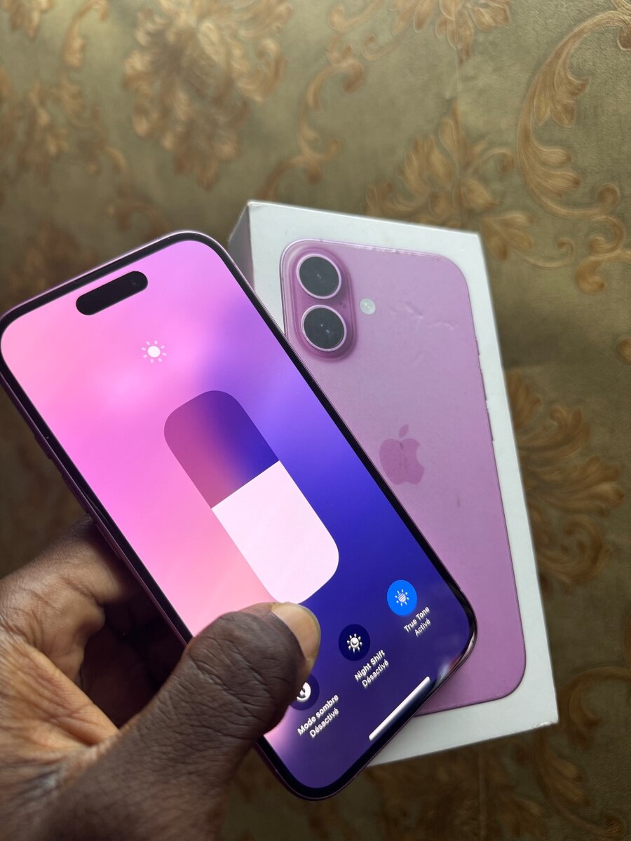 iPhone 16 128giga Quasi neuf