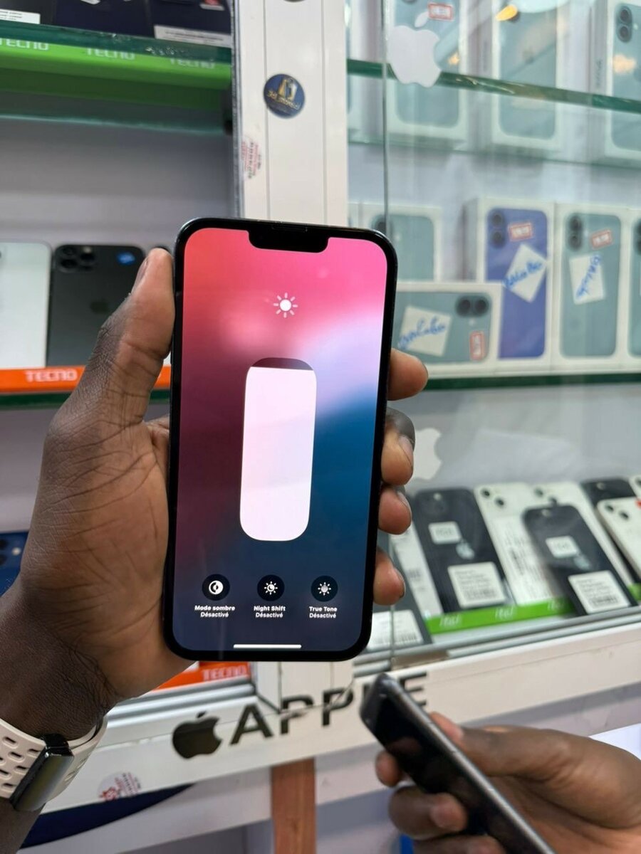 iPhone 13 Pro 128go quasi neuf importé