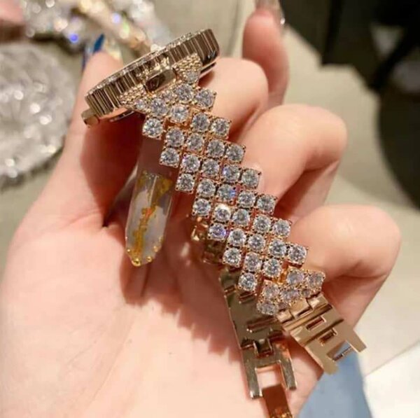 Montre Femme Éblouissante