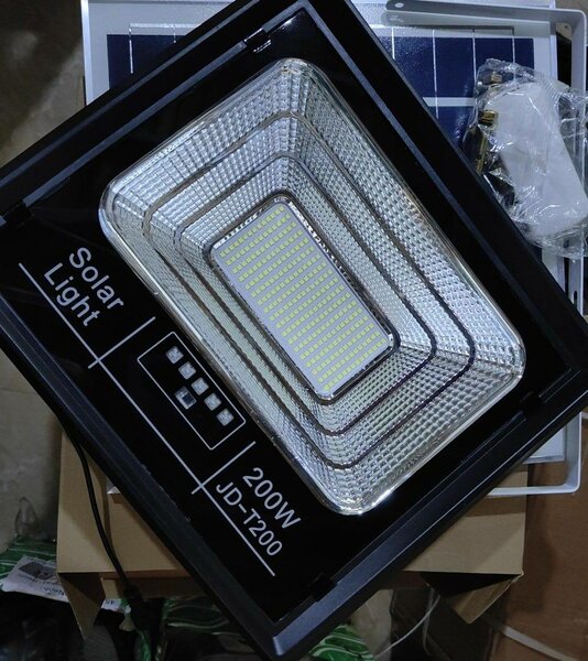 SOLAR FLOOD LIGHT 200W