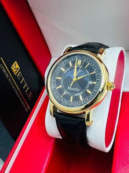 Montre élégante Mettle dorée