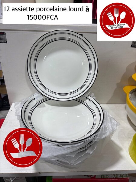 Ensemble Assiettes en Porcelaine