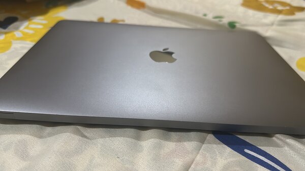 2020 MacBook Pro With Touchbad (13 inch)