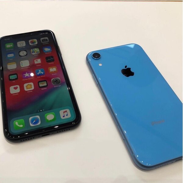 iPhone XR Couleurs Variées