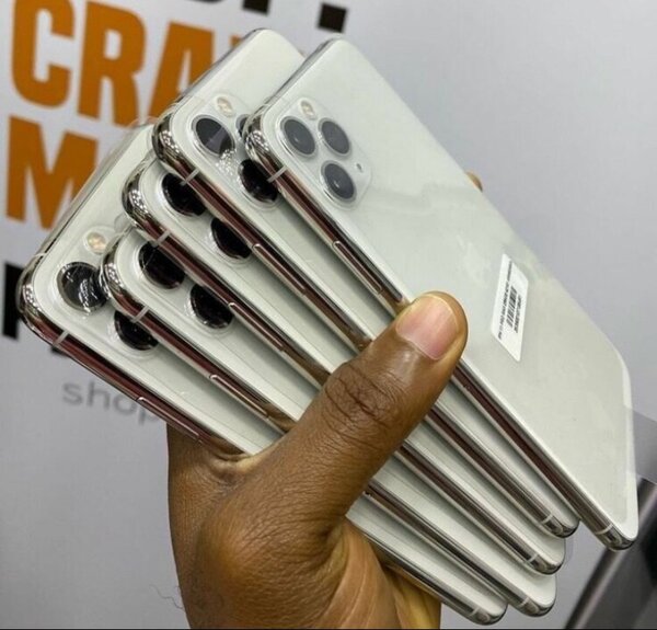 iPhone11 Pro Max and iPhone 11