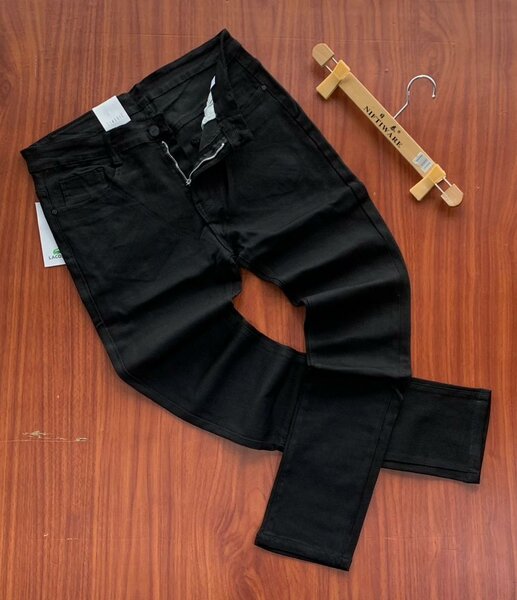 STOCK BLACK JEANS