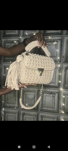 Sac à main tricoté chic