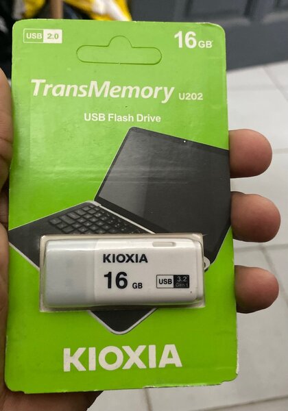Clé USB 16 Go Kioxia