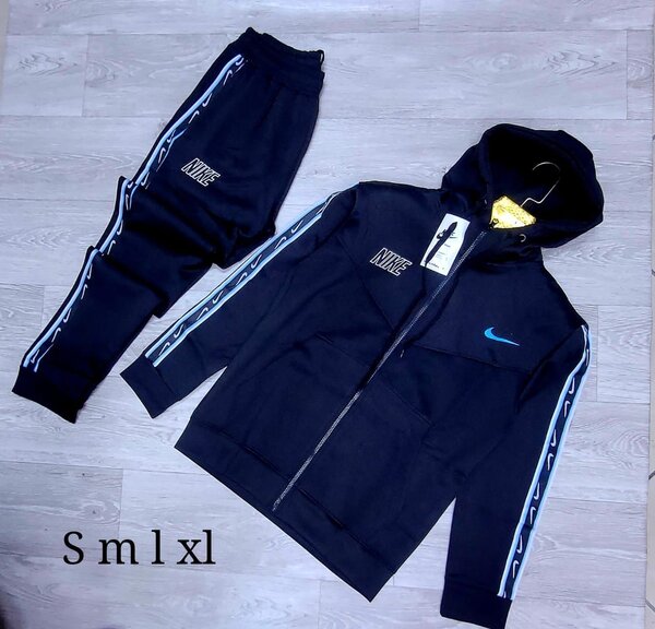 Survêtement Homme Moderne