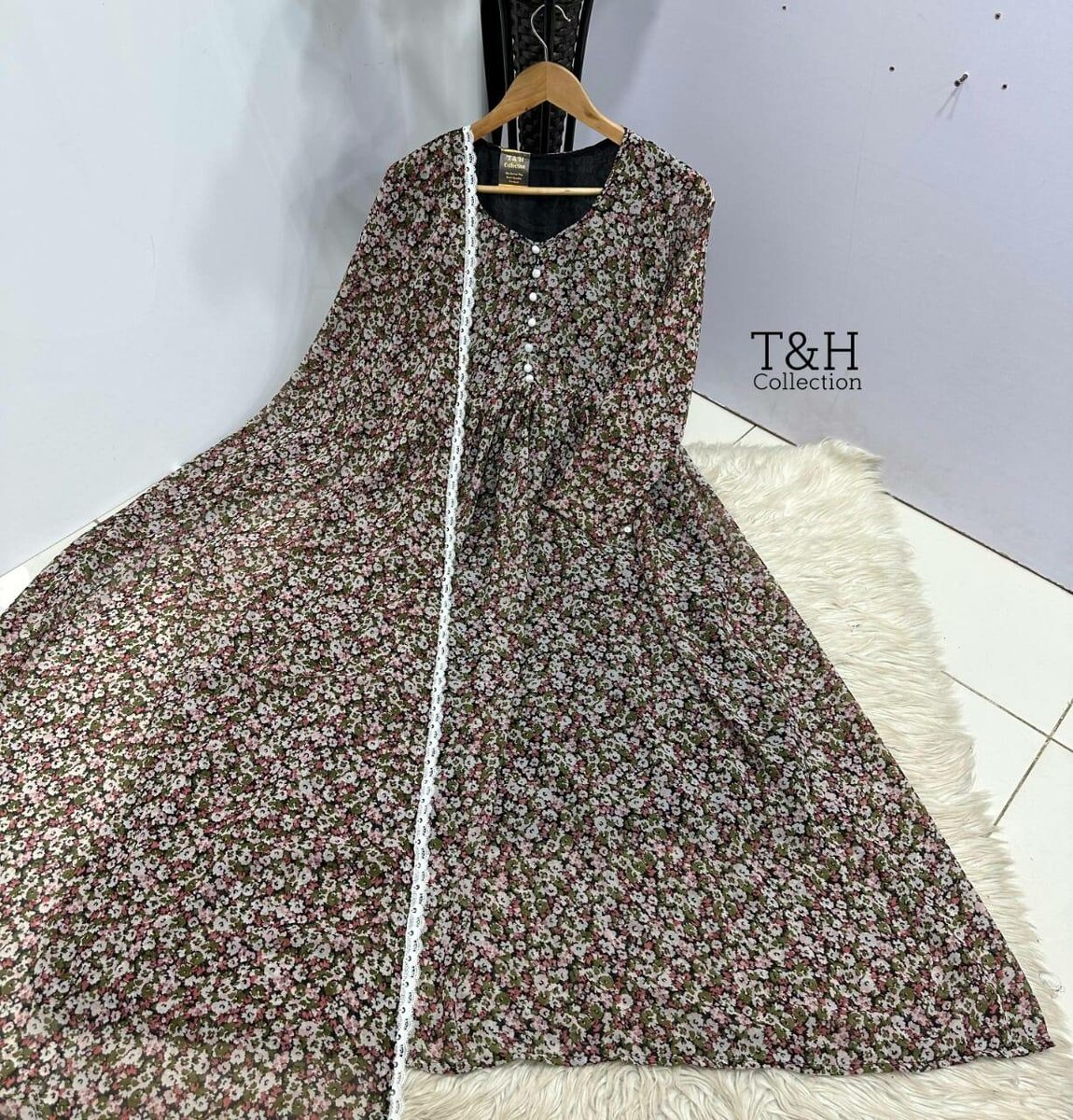 Chiffon maxi with same duppta dc free