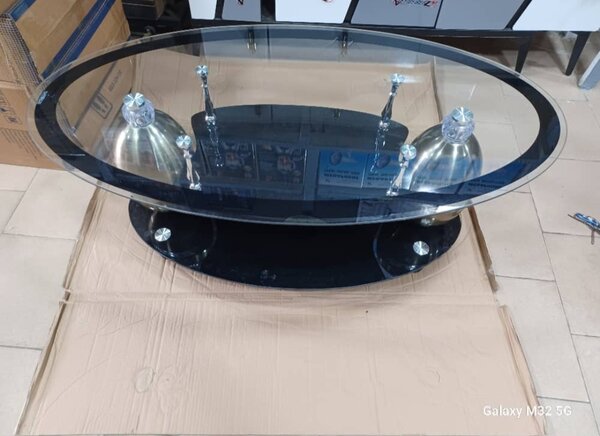 Table vitrée  basse centrale