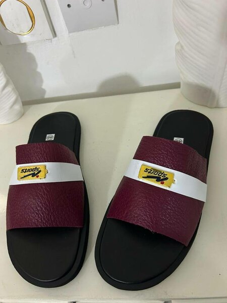 Claquettes confortables en cuir