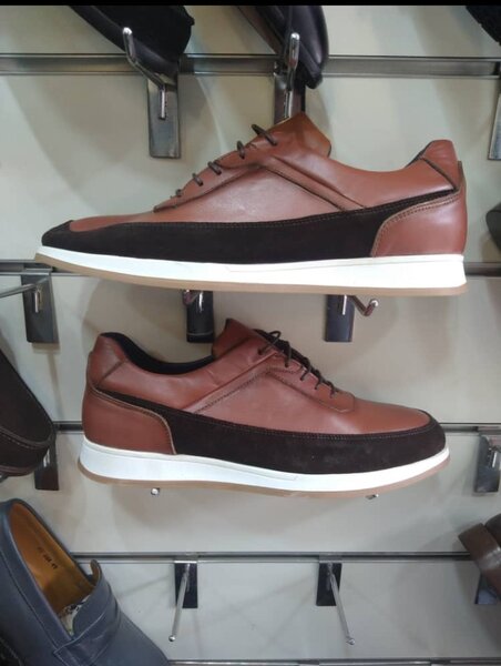 Sneakers en cuir marron homme