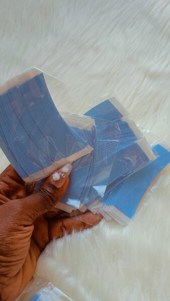 Colle a perruque simple et rapide