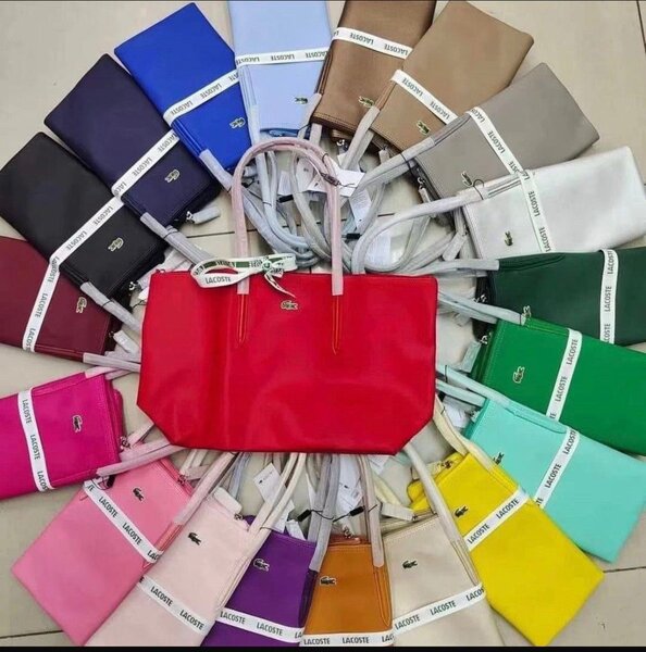 Sac à main en cuir coloré