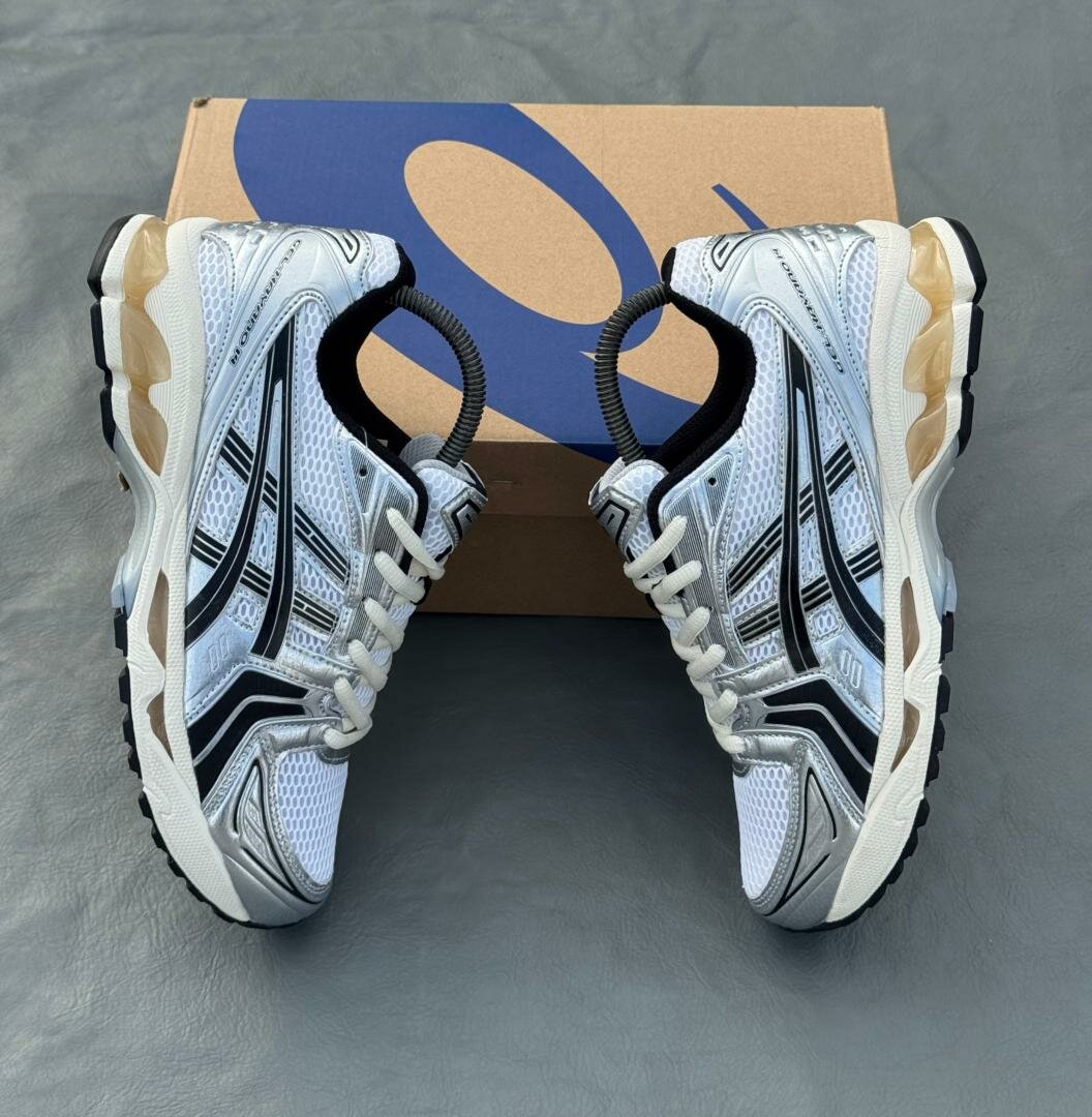 Chaussures de running Asics légères