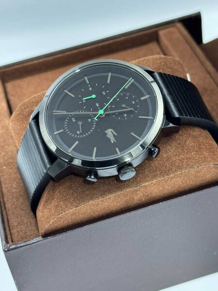 Montre Lacoste