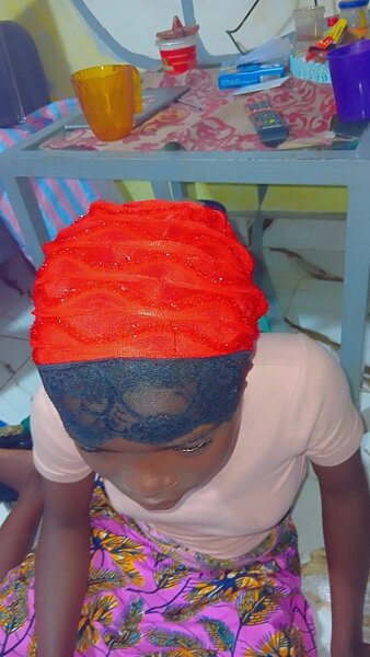 Foulards en dentelle colorés