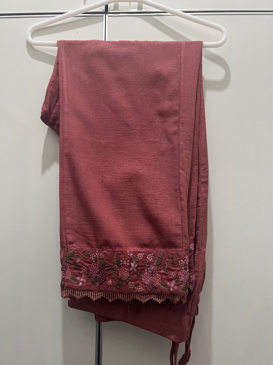 Embroided 2 piece suit