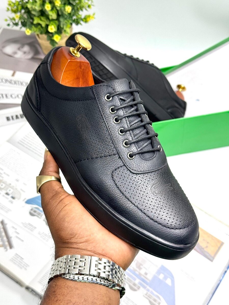 LACOSTE ALL BLACK