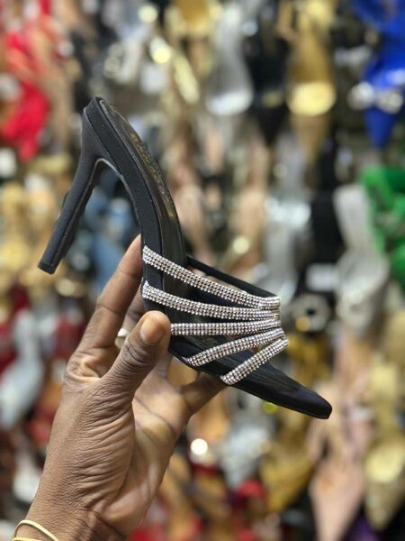 Sandales à talons avec strass