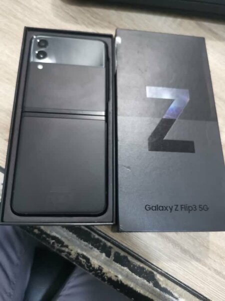 Samsung Z Flip 3 128/8 quasi neuf