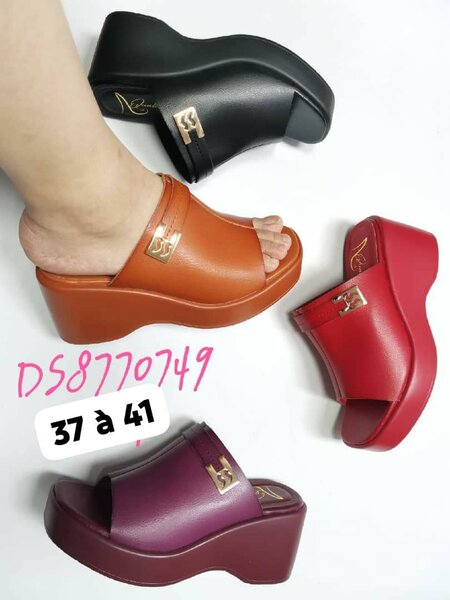 Sandales compensées élégantes