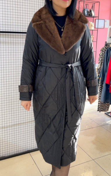 Стильное норковое пальто с английским воротником