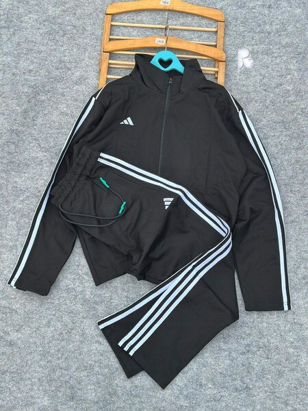 Ensemble de sport noir Adidas