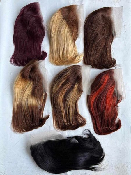 Perruques en plusieurs couleurs