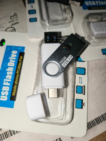 Clé USB 3.0 - 16 GB (2en1)