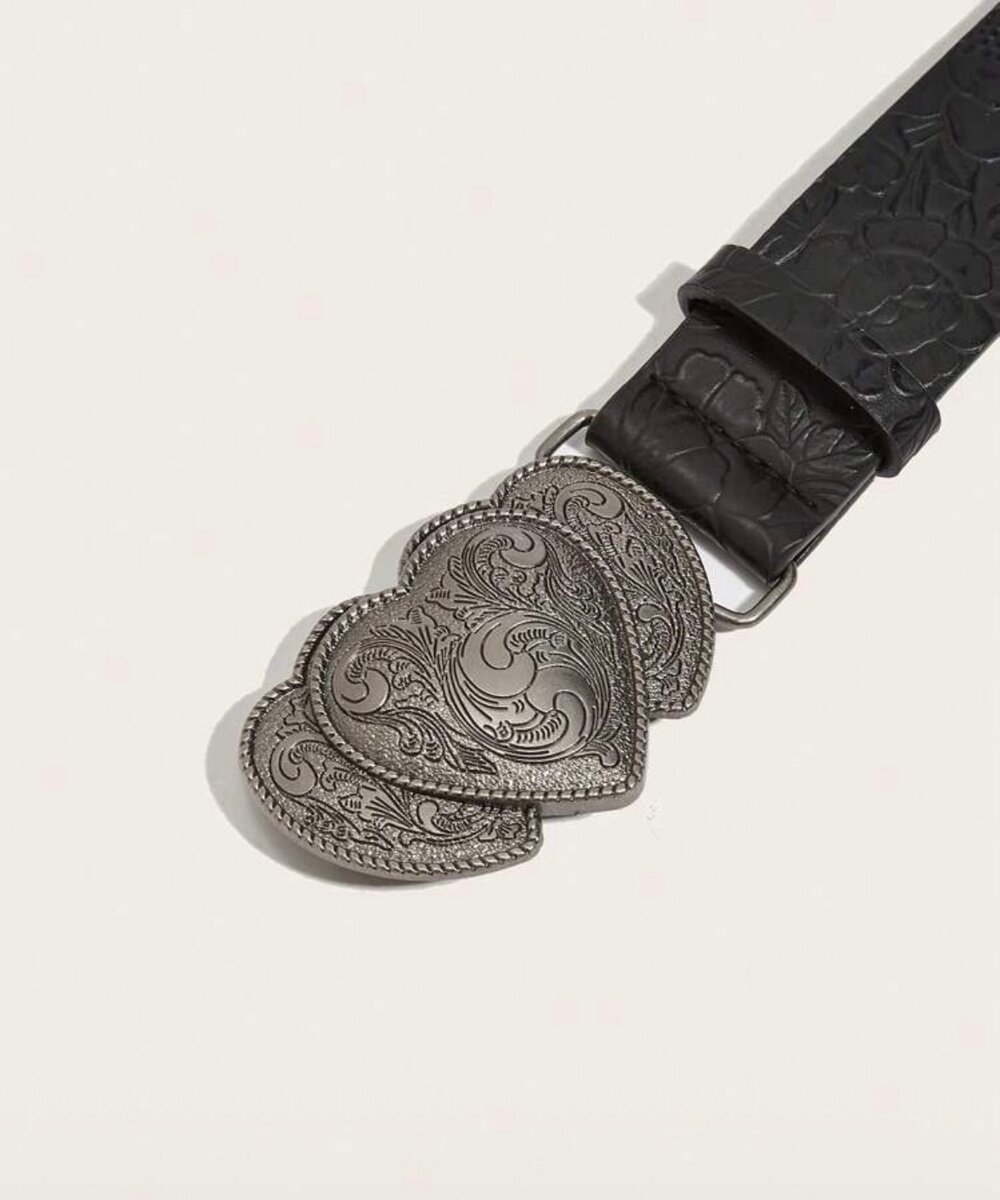 Ceinture en cuir gravé cœur