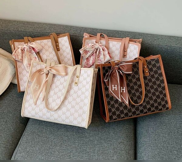 Ladies hand bag Ghc 130